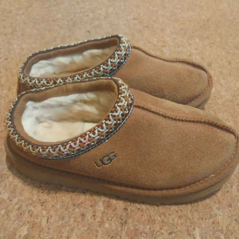 UGG Kids Moccasins in Brown and Cream